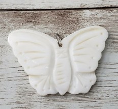 Vintage Pendant - Large Cream Butterfly - No Chain Included - £11.20 GBP