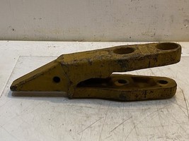 Bucket Tooth V-6079 | 12&quot; Long 2-3/4&quot; Wide 4&quot; High - $947.53 MXN