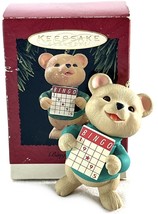 Hallmark Keepsake Christmas Ornament 1995 Bingo Bear 2.5” - $83.57 MXN