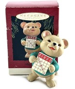 Hallmark Keepsake Christmas Ornament 1995 Bingo Bear 2.5” - $83.57 MXN