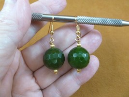 (ee406-8) round faceted 16mm green Jade gemstone + gold tone dangle earrings - £18.67 GBP