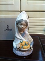 Lladro girl figurine - Valencian Harvest #5668 RETIRED - $288.00