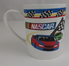 Vintage 2002 Gibson NASCAR Red &amp; Green Race Cars &amp; Checkered Flags Coffe... - £9.98 GBP