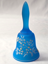 Vintage WESTMORELAND 5.25&quot; Glass Bell Hand Painted BEADED DAISIES ON BLU... - $18.25 CAD