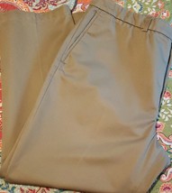 Haggar Brand ~ Men&#39;s 42 x 30 ~ Khaki (Beige) in Color ~ Cotton Pants - £20.64 GBP