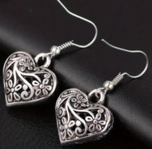 Beautiful Vintage Boho Style Hollow Heart Aged Silver Plated Earrings - £8.02 GBP
