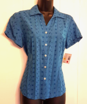 Sag Harbor Blue Eyelet Blouse size Petite Medium Women&#39;s Top Button Up Shirt - £15.41 GBP