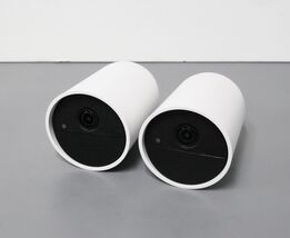 Philips Hue 583799 Battery Wireless Security Camera 2-Pack - White image 2