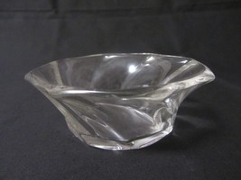 Heisey Glass Twist Individual Nut &amp; Almond Dish H in Diamond - £4.09 GBP