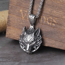 Stainless Steel Wolf Head Norse Viking Pendant Necklace Men&#39;s Fashion Wooden Box - £14.34 GBP