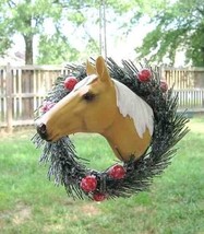 Holiday Resin Palomino Horse Head In Wreath Christmas Ornament - £7.05 GBP