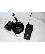 Motorola Radius CP200 4Ch UHF Radio AAH50RDC9AA1AN w/ Battery and Charge... - $1,888.52 MXN