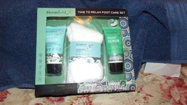 Bloomfield Foot Therapy Velvety Slipper Set Foot Care Scrub  Gift Set - $13.99