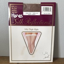 NEW Vintage Hanes Silk Reflections Silky Thigh Highs Size A-B Barely The... - $183.05 MXN