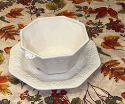 Vintage California Pottery White Soup Tureen Grape Pattern W/ Underplate - £23.59 GBP