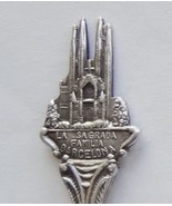 Collector Souvenir Spoon Spain Barcelona La Sagrada Familia Church - $14.99