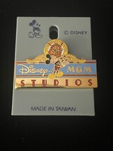 Vtg Disney MGM Studios MICKEY MOUSE Gold Tone Lapel Trading Pin Clapboar... - $14.85
