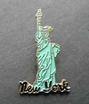 Usa Statue Of Liberty New York Cut Out Lapel Pin Badge 3/4 Inch - £4.45 GBP