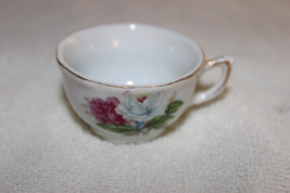 VINTAGE MINIATURE TEACUP WHITE &amp; FLORAL GOLD TRIM SCALLOPED 2&quot; DIAMETER - £6.26 GBP