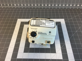 Honeywell Water Heater Gas Control Valve WV8840B1110 - $60.73