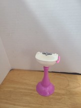 Barbie Dream House Bathroom Sink White Pink Pedestal - $15.00