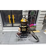 New Orleans Saints NFL Minifigure Keychain (2) - $225.09 MXN