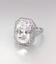 STUNNING 18kt White Gold Plated 12.86 CT Oval CZ Crystals Cocktail Ring - £31.49 GBP
