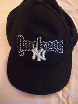 New York Yankees Cap/Hat- Genuine Merchandise byT.E.I.-Adult One Size - $279.70 MXN
