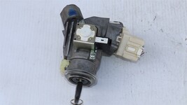 07-11 Toyota Highlander Ignition Switch Lock Cylinder w/ 1 key image 3