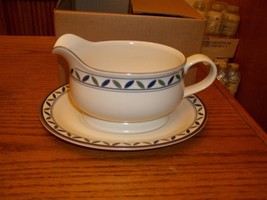 Mikasa Rosette Gravy Boat With Under Plate NEW - £21.34 GBP