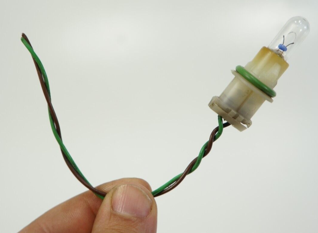 mercedes w204 c212 c250 e350 e500 c250 c350 front bumper bulb holder har... - $29.00