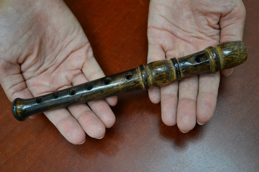 hand CARVED WOOD flute 8&quot; #F-299 - $10.00