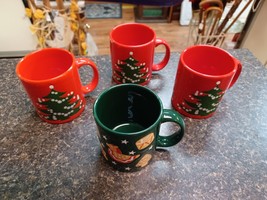 Waechtersbach Christmas Tree Red Mug &amp; Cookies Green Mug Set of 4 - $67.87 CAD