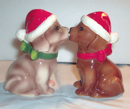 Attractives Magnetic Kissing Holiday Puppies Salt and Pepper Shakers New... - £5.66 GBP