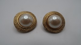 Vintage MARVELLA Faux Cabochon Pearl Earrings 2.5cm - £15.57 GBP