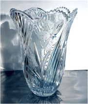 24% Lead Crystal Large Bouquet Etched Flowers 10 inch Vase - $42.82