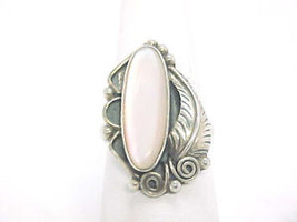 MOTHER of PEARL Southwestern style Vintage RING in Sterling Silver - Size 6 - £63.71 GBP