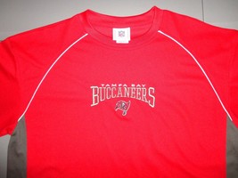 Red Tampa Bay Buccaneers Adult XL NFL Embroidered Sweatshirt Excellent - $27.32