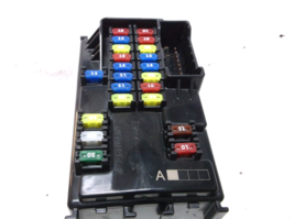 17-18  HYUNDAI ELANTRA  / PCB/  FUSE/BOX/BLOCK image 2