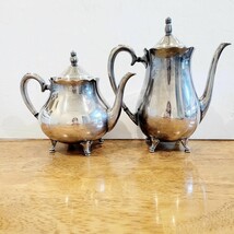 Vintage ONEIDA HEIRLOOM COLONIAL SUITE Silverplate Coffee Pot Teapot set - $79.98