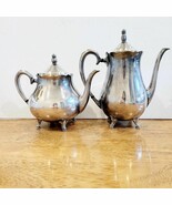 Vintage ONEIDA HEIRLOOM COLONIAL SUITE Silverplate Coffee Pot Teapot set - $1,466.72 MXN