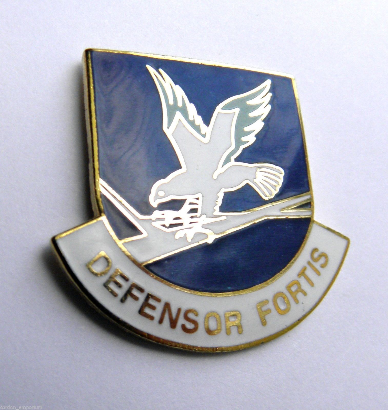 USAF US AIR FORCE SECURITY FORCES DEFENSOR FORTIS LAPEL PIN BADGE 1 INCH - $4.84