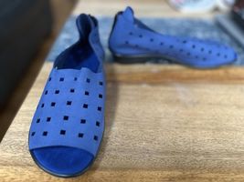 Sesto Meucci Womens Evonne Nubuck Slip On Flats size 8 - $64.35