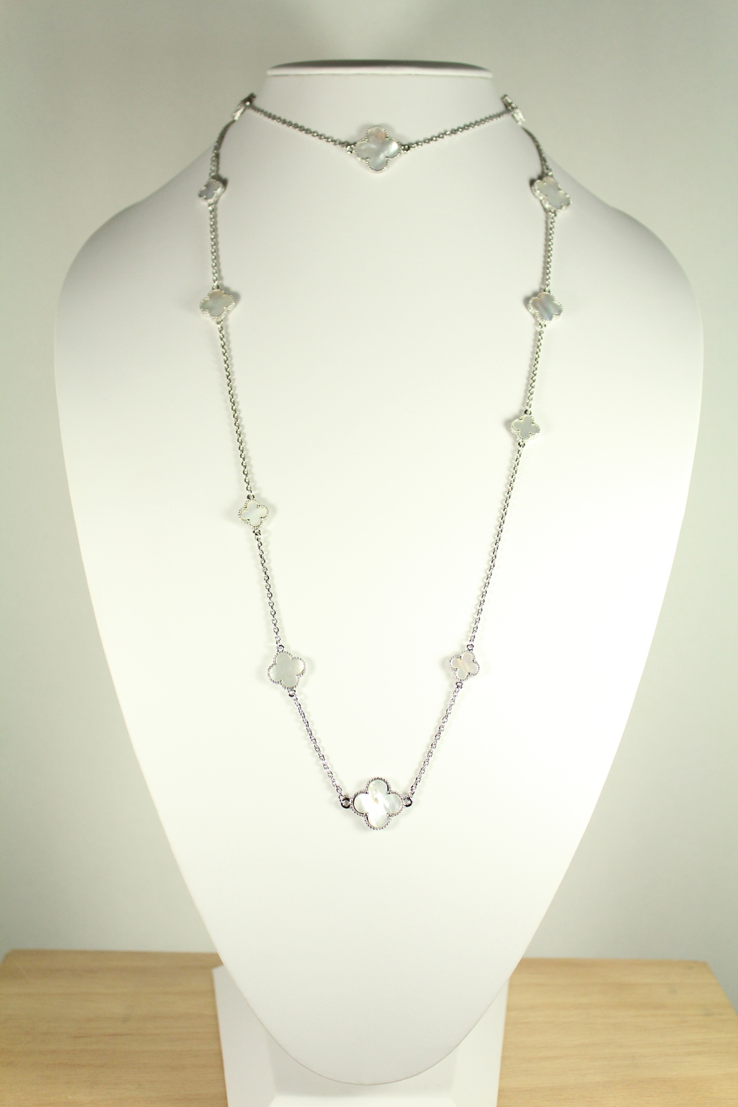 Mixed Size Motif Mother of Pearl Necklace