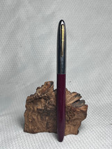 Vtg Sheaffer Pen Co. 14K Yellow Gold Nib Burgundy Plunge Type Fountain Pen - £63.71 GBP