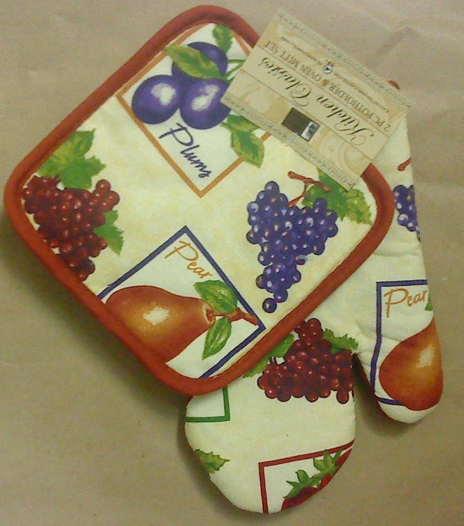 2-pc Kitchen Set Pot Holders Oven Mitt Pear Plumb Grape - $4.99