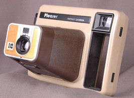 Vintage Kodak Pleaser Instant Camera Made in USA Brown Beige Uses Film PR-10 - £14.72 GBP