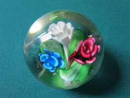 Dynasty Heirloom Collection Three Flowers Globe Paperweight 2 1/2&quot; - £59.02 GBP