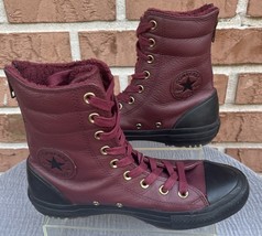 Women&#39;s Converse Leather Burgundy Hightop Combat Size 8 - $1,874.70 MXN