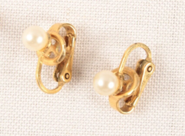 Vintage Crown Trifari Faux Pearl Clip On Earrings Signed Classic Design - $8.59